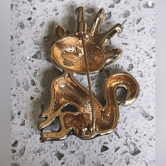 Fox Brooch ~ Fox Pin ~ Gold Brooch ~ Gold Pin in Ribbon wrapped Gift Box - Picture 2 of 3